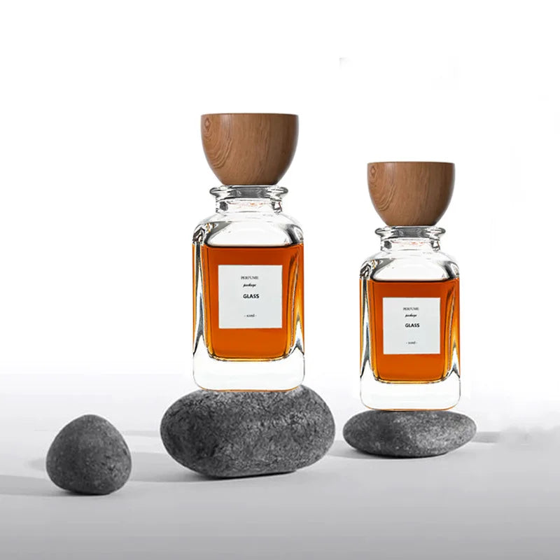 Customized Label Empty Hyaline 30ml 50ml 100ml Square Glass Antique Perfume Bottles with Atomizer and Wooden Cap