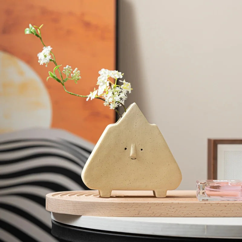 Creative Ceramic Vase Cute Triangle Face European Style Indoor Home Furnishing for Bedroom Living Wedding Cross Border Wholesale