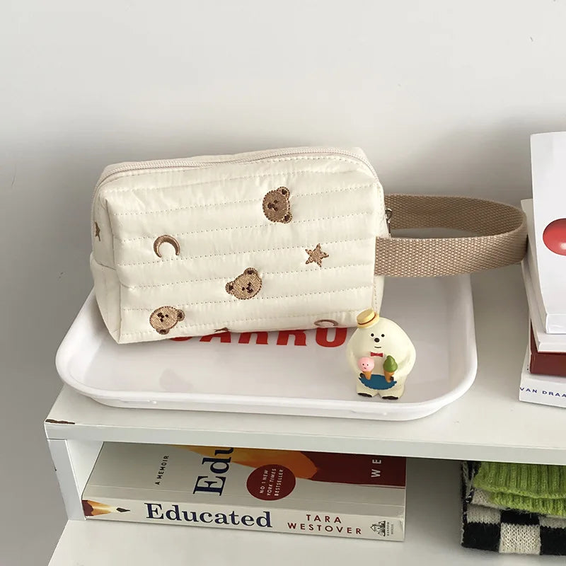 Embroidery Bear Makeup Bag Quilt Cotton Zipper Cosmetic Organizer Cute Wrist Make up Pouch Portable Toiletry Case