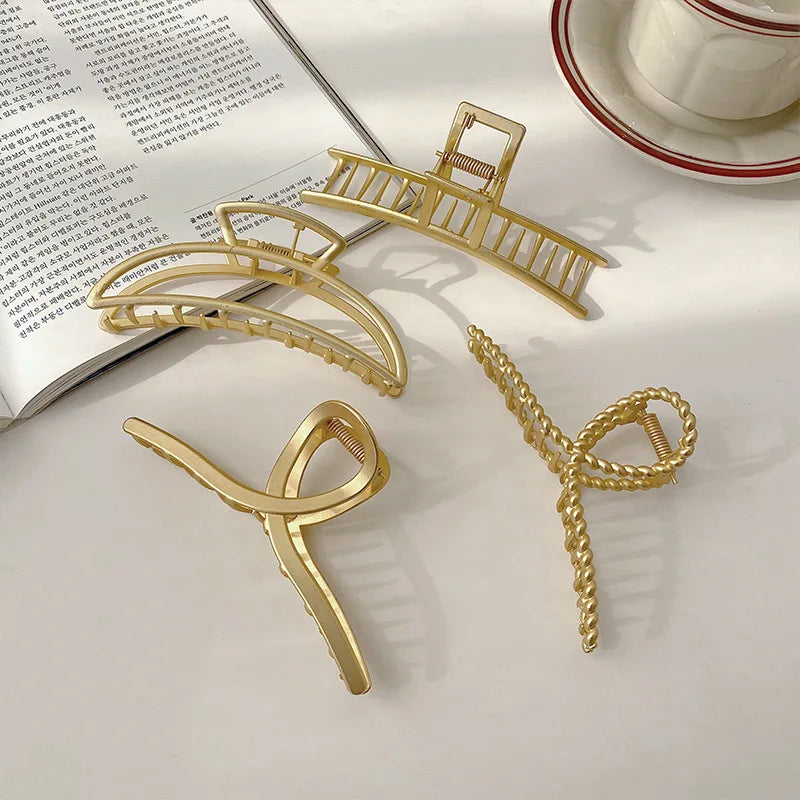 Hot Selling Solid Color Slender Hair Claw Classical Elegant Golden Metal Hair Claw Clip for Women Hair Holder Accessories
