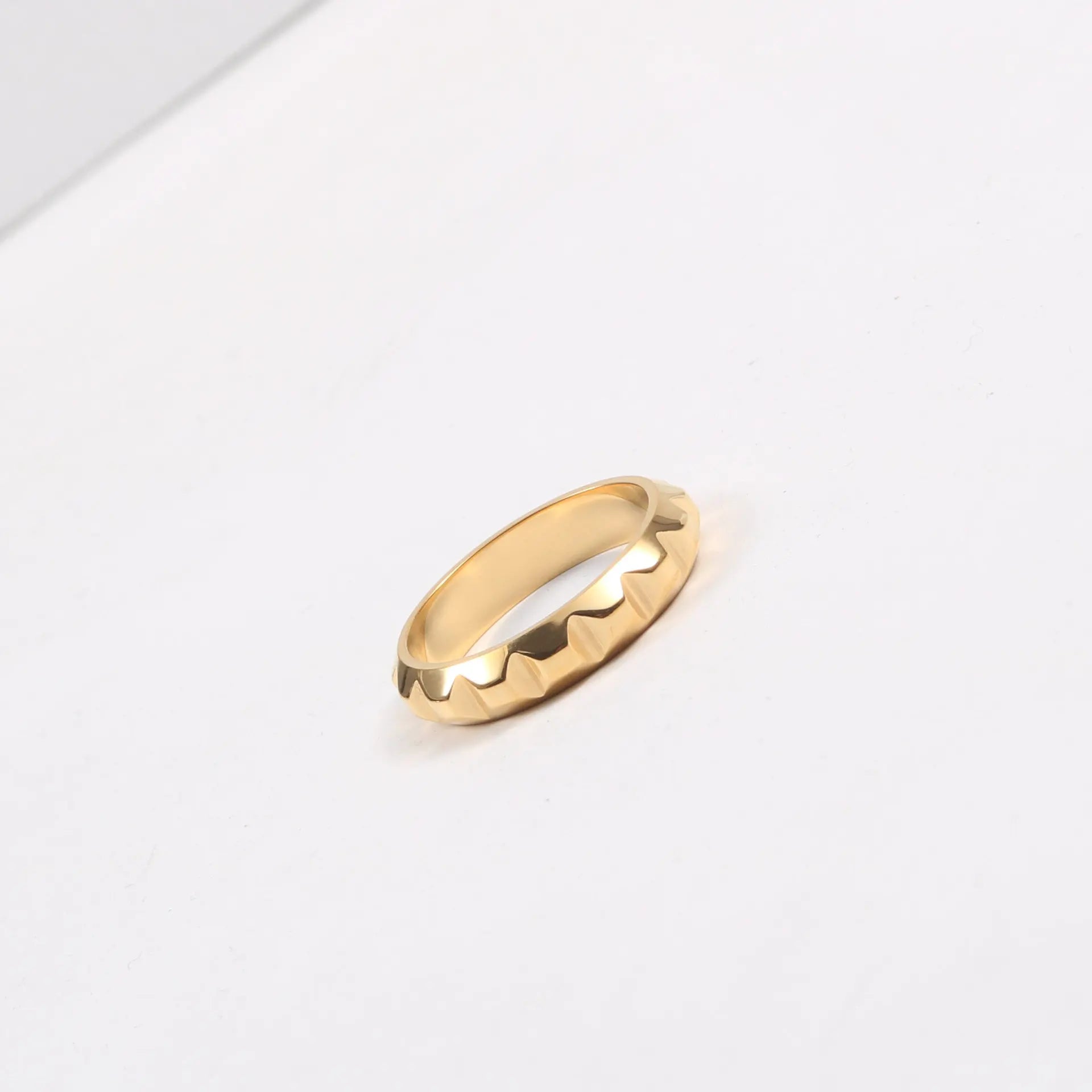 Fenny 18K Gold Plated High End Fashion Simple Chocolate Stainless Steel Ring Gift for Couple Wholesale Jewelry