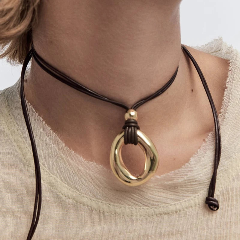 2024 New Arrival Fashion Jewelry Women Leather Long Code Circle Necklaces Pendants Geometric Gold Collar Women Necklaces Chokers