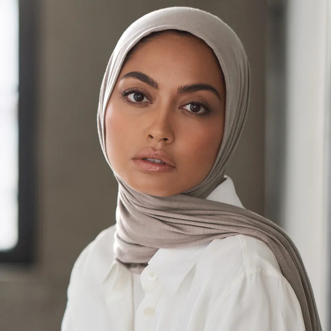 New Design  Middle East  Premium Quality Cotton Jersey Hijab  Women Custom logo Jersey Scarf Soft Plain Ethnic Turban Hijabs