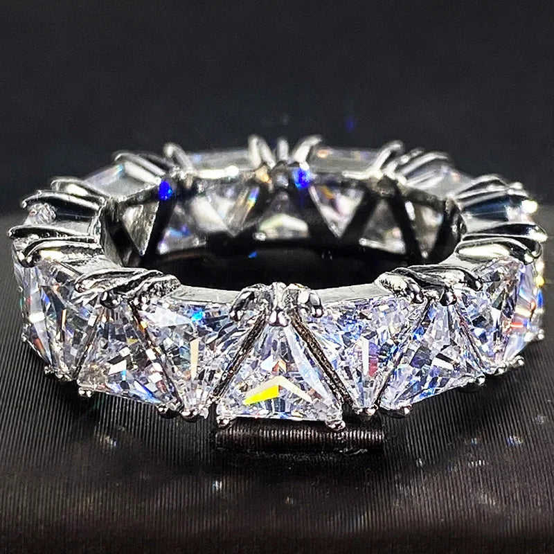 Fashion Anel De Casamento Copper Jewelry Triangle Crystal 3A Grade Zircon Diamond Ring Wedding Rings for Women