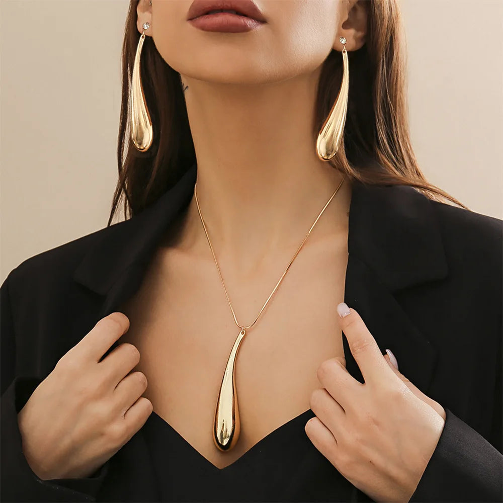 2024 Fashion Elegant Long Smooth Surface Pendant Drop Earrings Necklace Gold 18K Trendy Custom Earrings Necklace Set