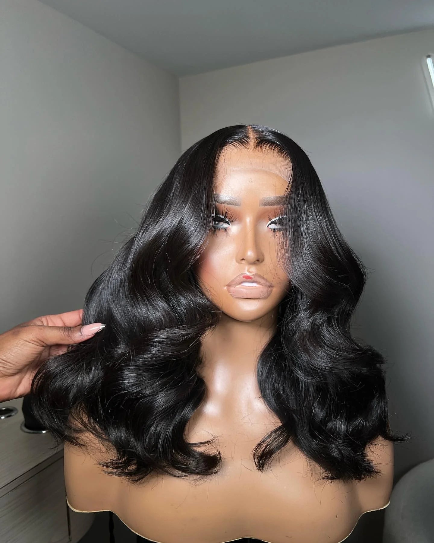 Wholesale Raw Indian Bundles Virgin 180% Density 13*4 Lace Frontal Wig Natural Transparent Lace Front Human Hair Wigs