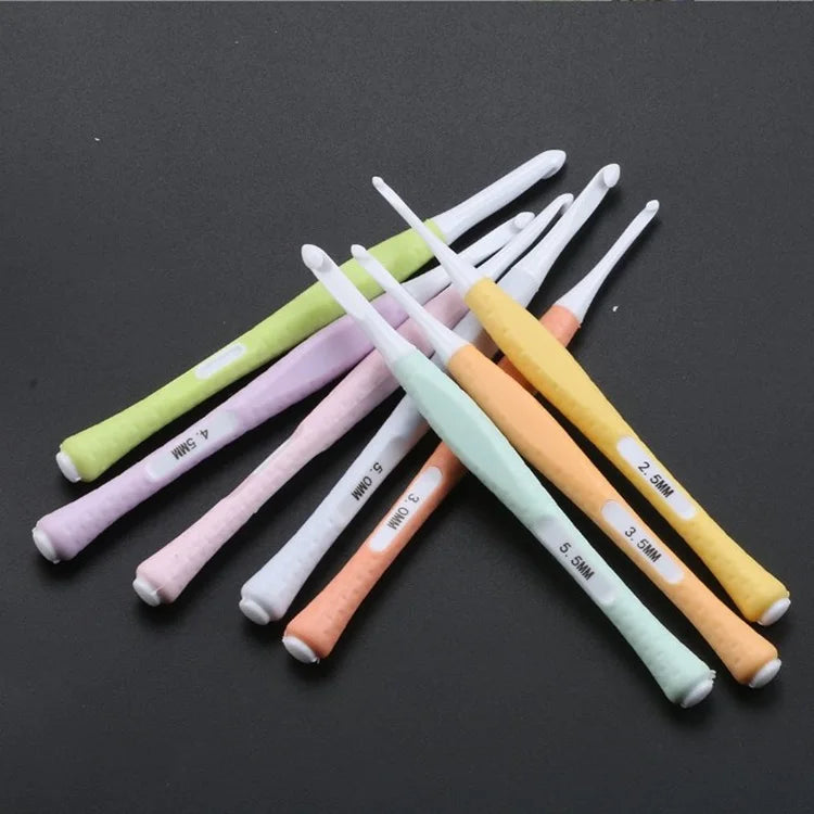 Wholesale 8PCS/SET Colorful Knitting Needles Set TPR Soft Handle Aluminum Crochet Hook