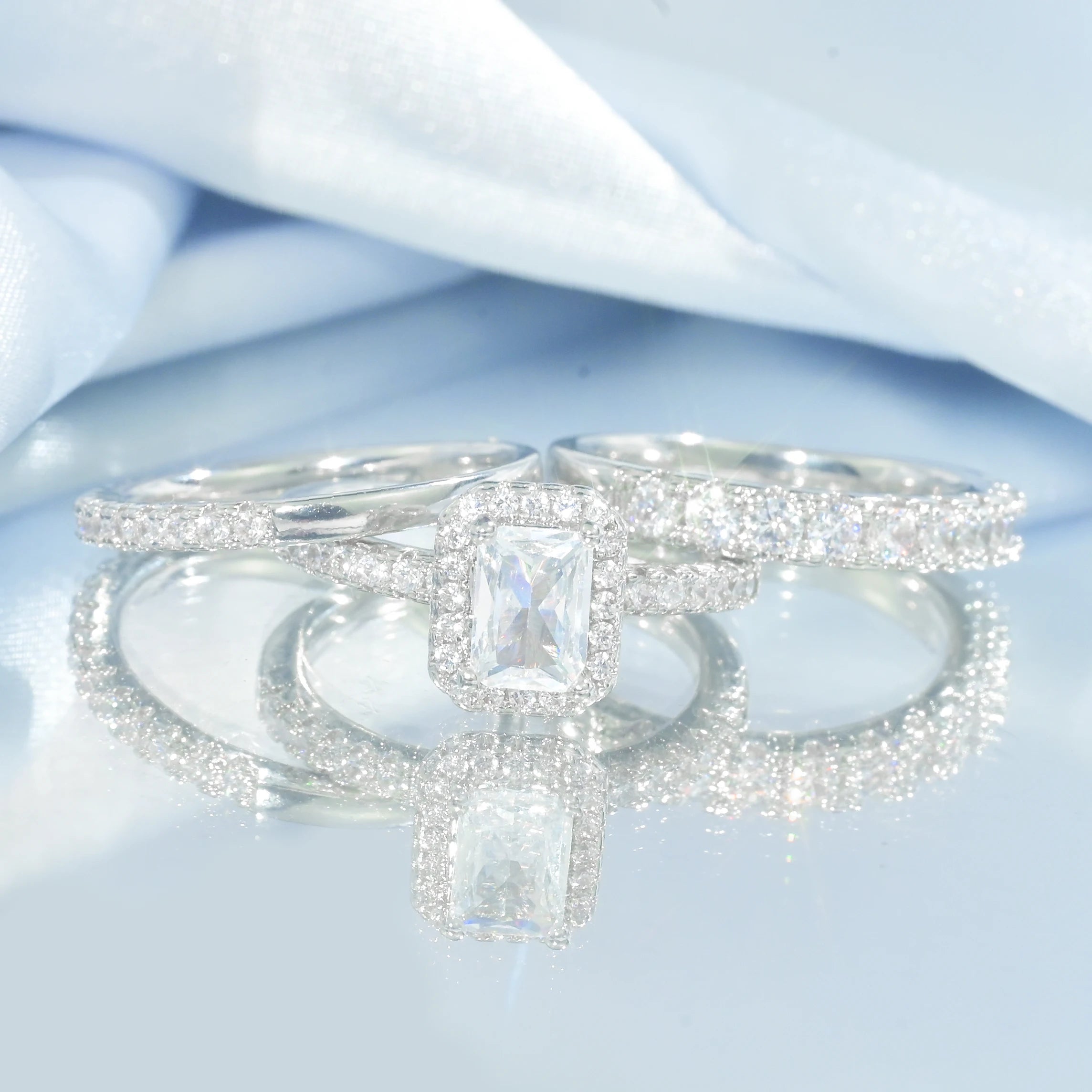 Wholesale Solid Gold Engagement Rings for Women With Stylish Radiant Cut