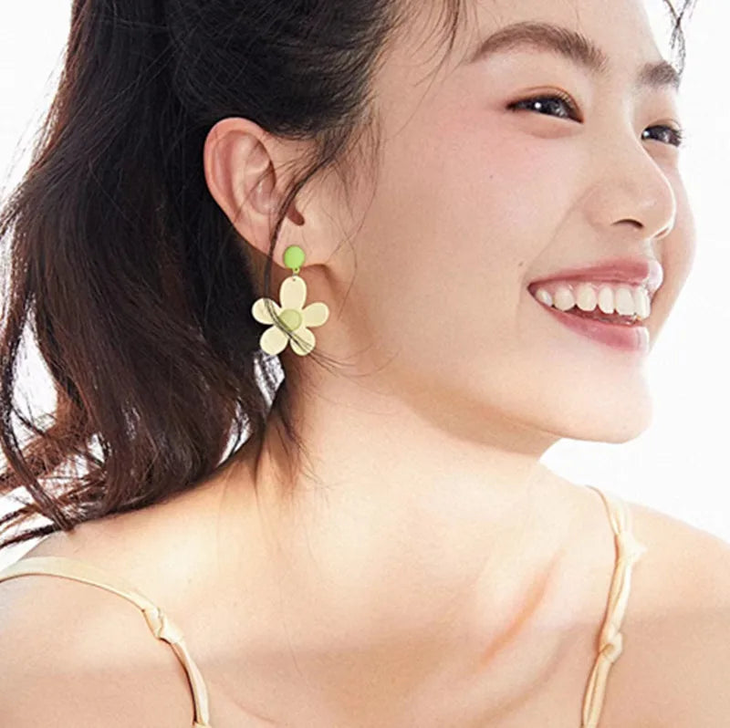 2025  Earring Fashion Jewelry Resin Flower Niche Design Earrings Simple Retro Summer Earrings for Women