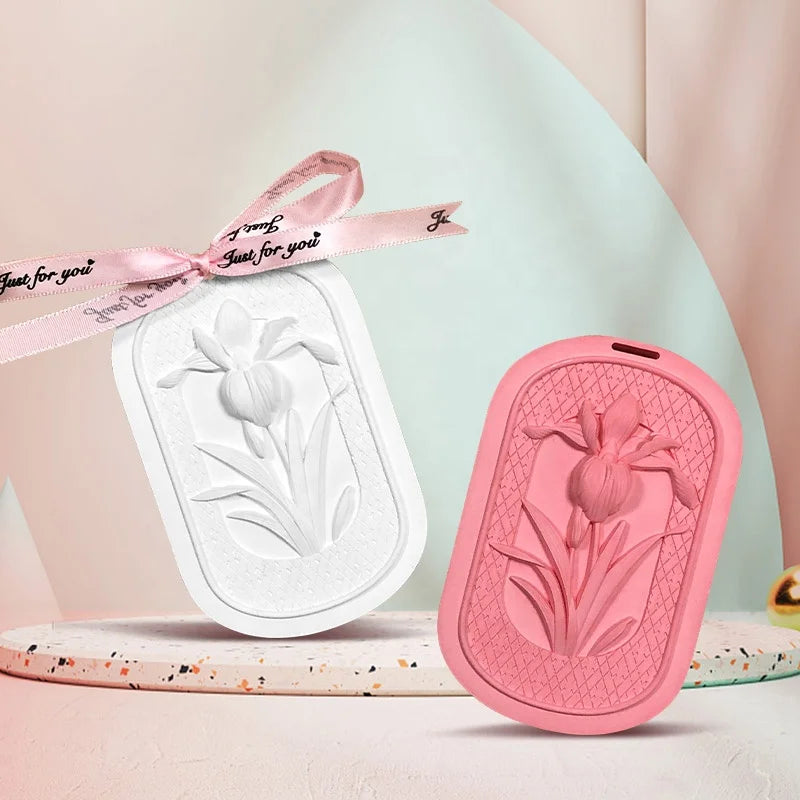 Hot Selling Eco-Friendly Gypsum Flower Shaped Car Hanging Air Freshener Aroma Diffuser for Indoor Use