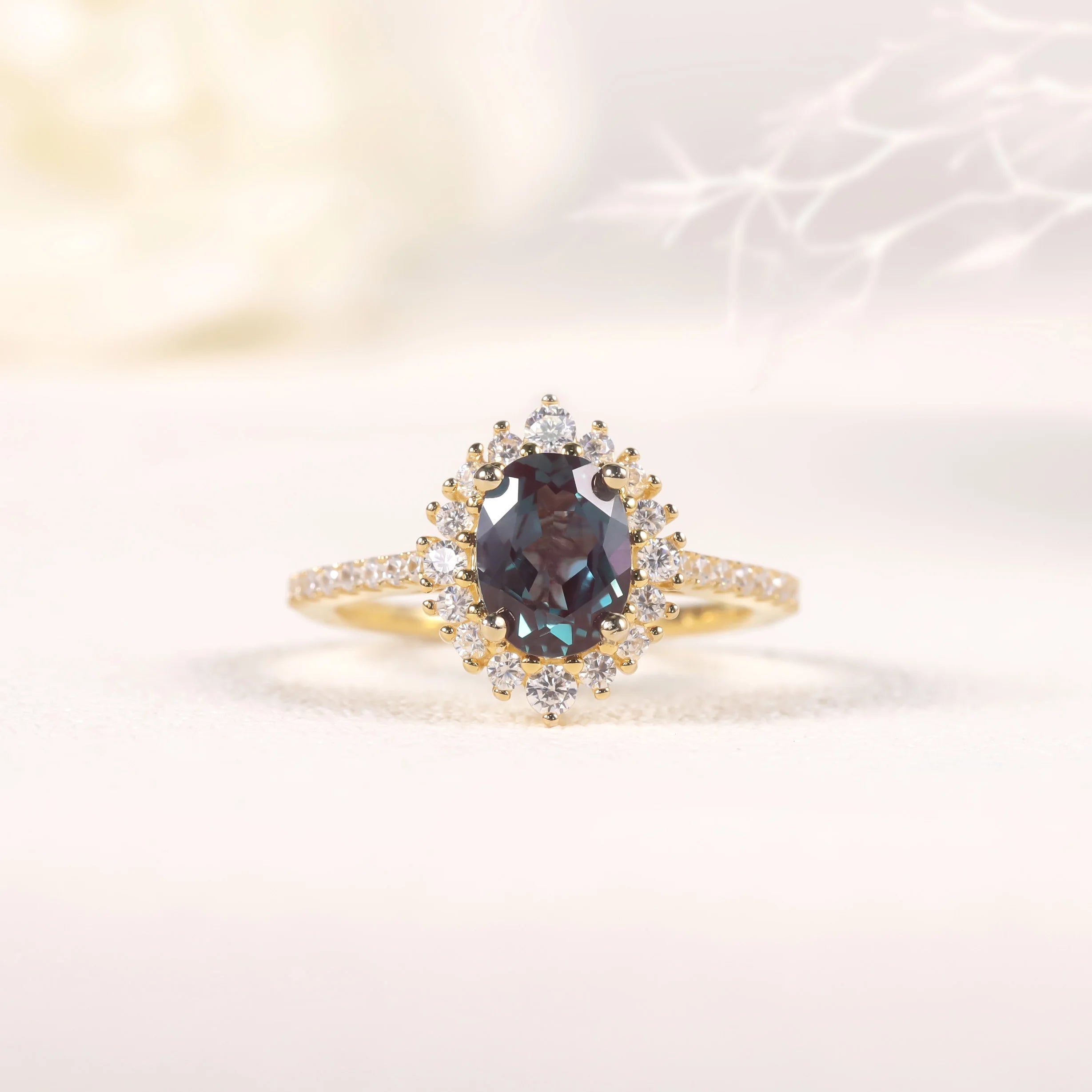 OL0923 Cost-Effective Production Jewelry Oval Cut 6x8mm Lab Alexandrite 925 Sterling Silver Halo Engagement Women Ring