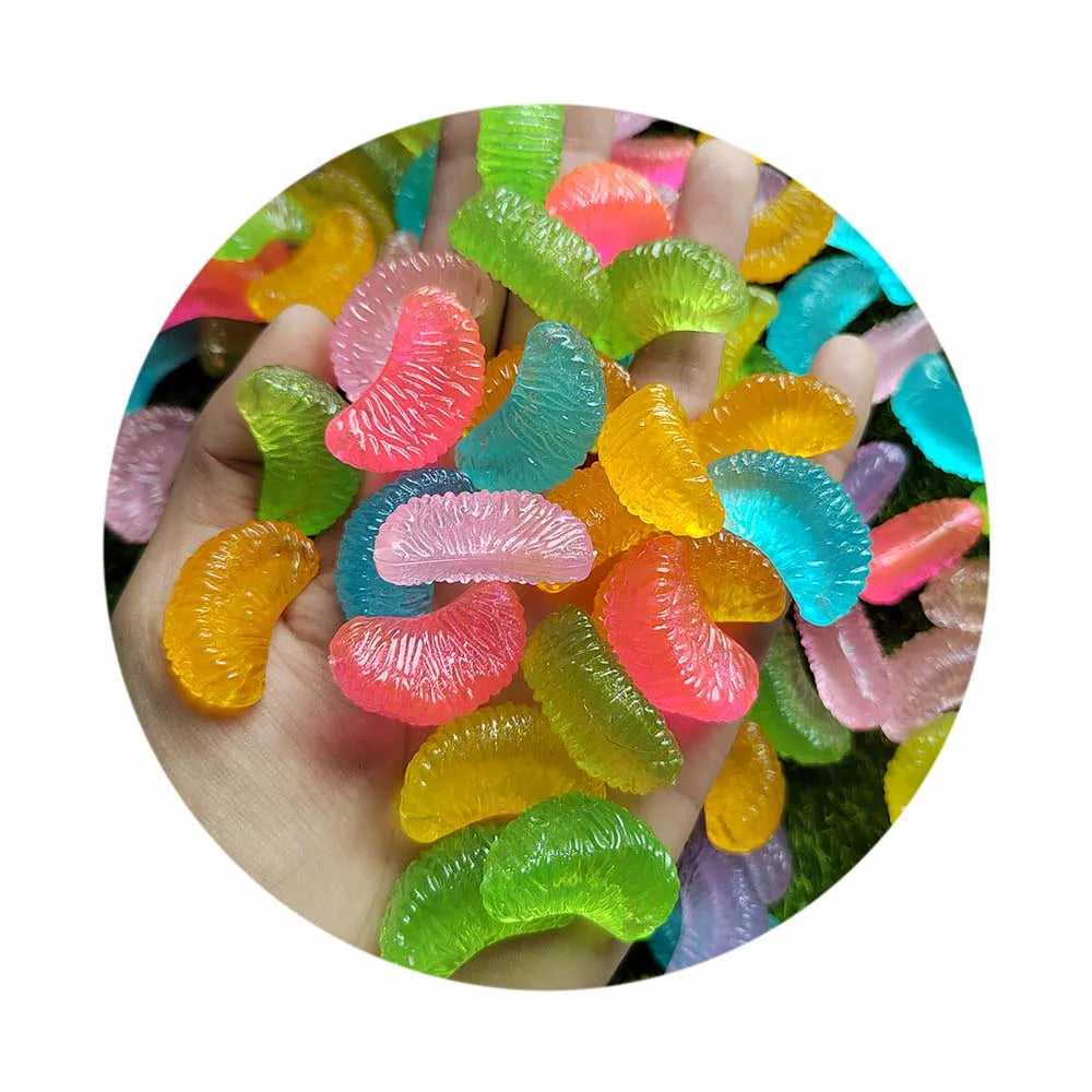 100Pcs/Lot Assorted Colorful Resin Orange Petals Charms Cabochons Glow in Dark Fruit Ornaments for Scrapbooking Phone Case Decor