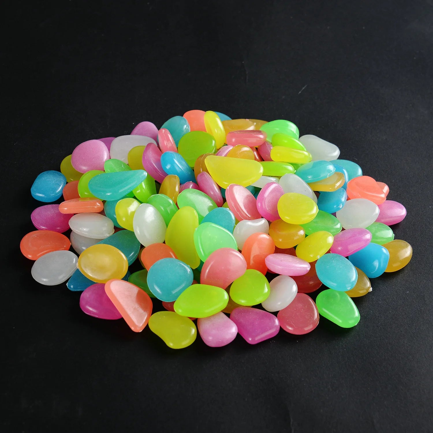 Glow in the Dark Garden Pebbles for Sidewalk Garden Terrace Lawn Garden Patio Fish Tank Aquarium Decoration Glow Stone