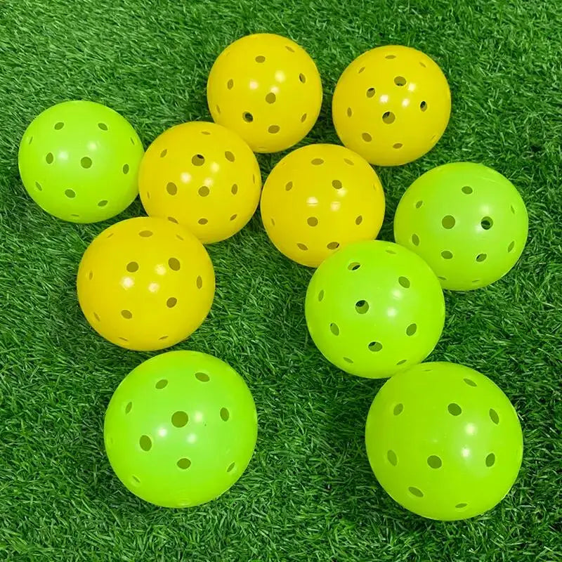 40 Holes Outdoor Pickleball Customize Logo PE Material Rotational Molding Process 74mm Diameter 26g Pickleballs