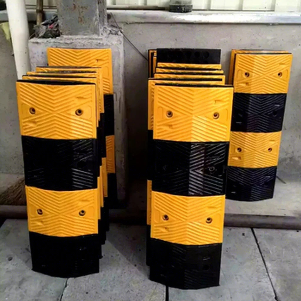Portable Heavy-Duty Yellow Black Speed Breaker Road Bumps Traffic Safety Rubber Cable Protector Speed Bumps Product MegaBDM