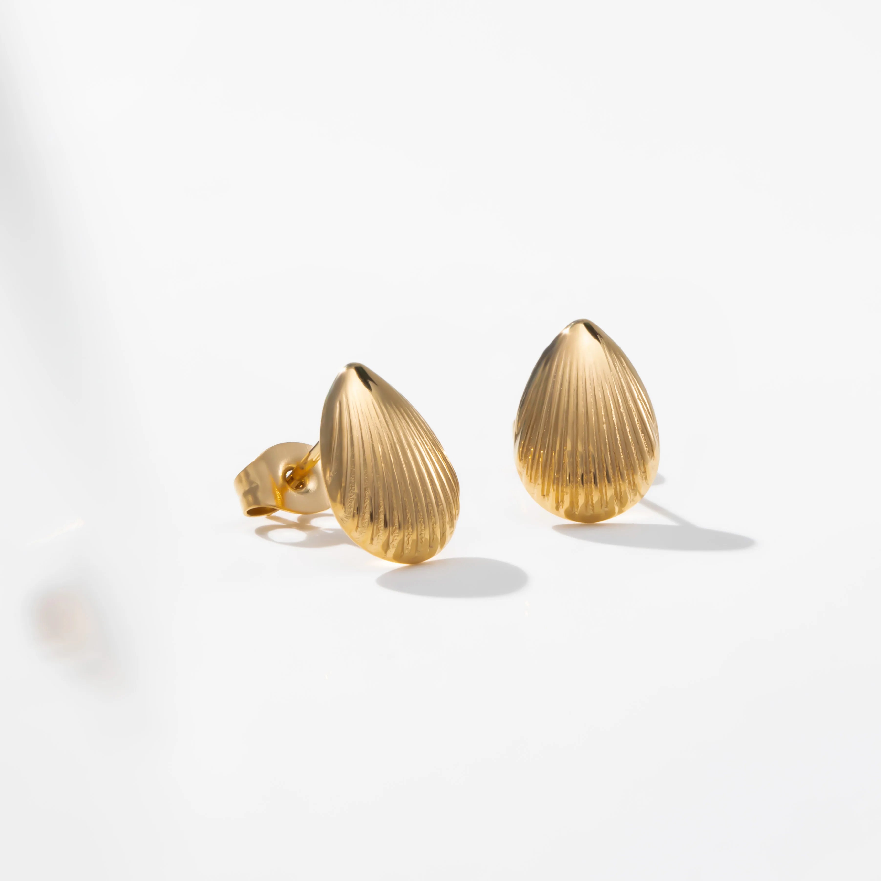 YF3639 Minimalist Trendy Tarnish Free 18K Gold PVD Gold Plated Jewelry Hypoallergenic Stainless Steel Shell Shape Stud Earrings