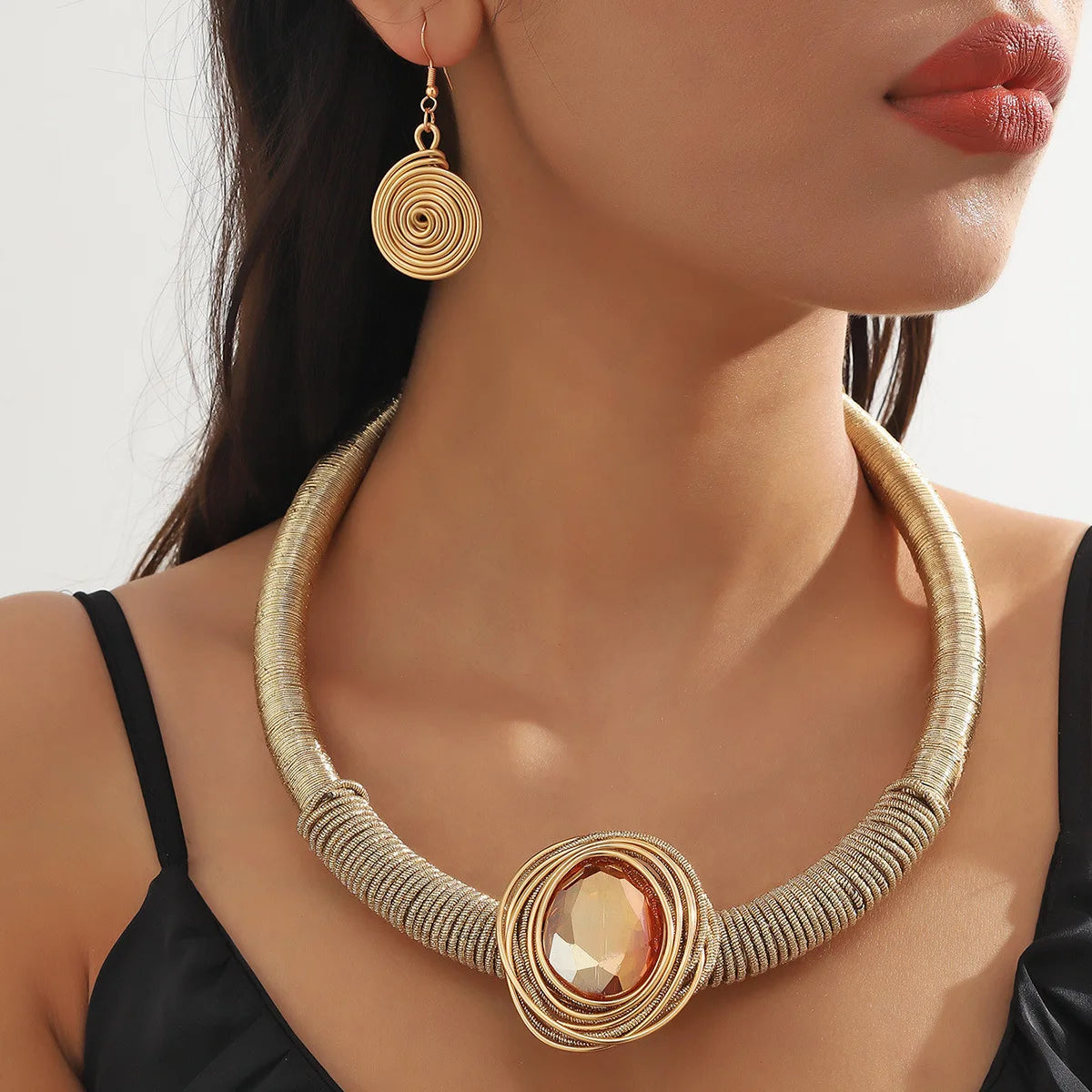 2024 Fashion Jewelry Wholesale Bohemian European Retro Exaggerated Metal Necklace Earrings Gold Handmade Choker Necklaces Set