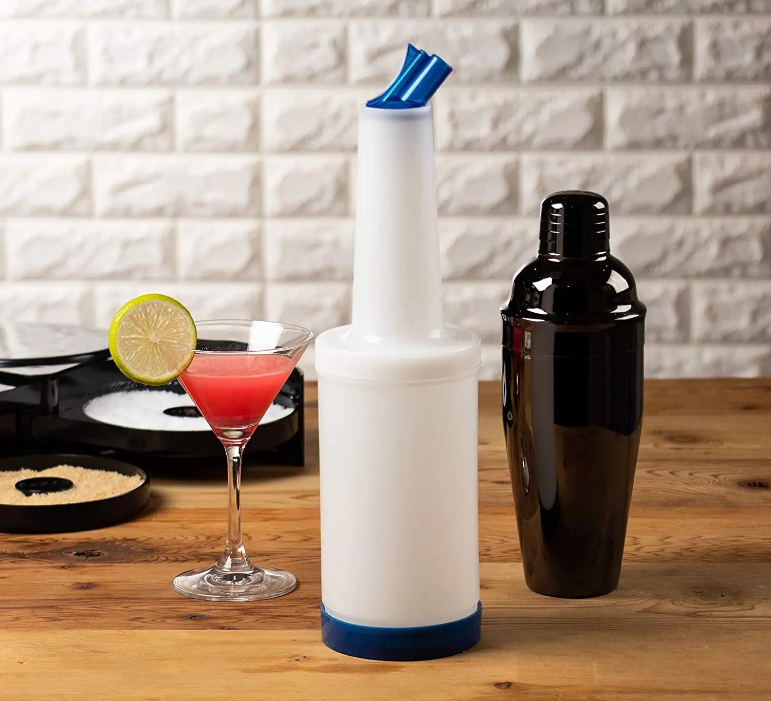 Colorful Eco-Friendly Plastic Barware Cocktail Pouring Spout Bottle Containers PP Material for Kitchen Fruit Bar Accessories