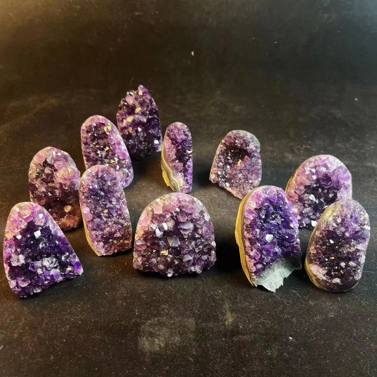 Wholesale High Quality Natural Crystal Small Size Amethyst Cluster Geode Healing Crystal Decoration for Healing.