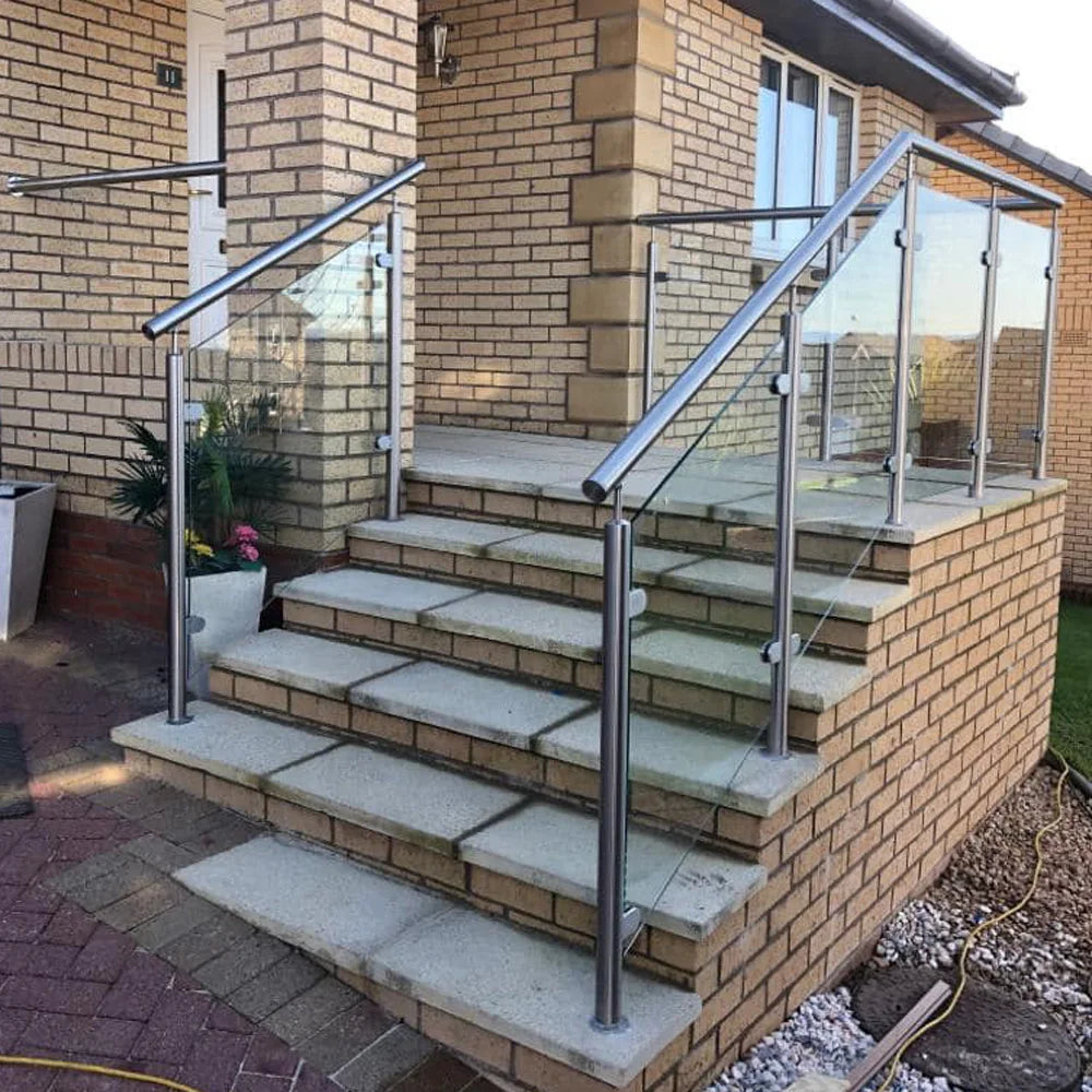 YL Modern Outdoor Glass Balustrades SS304/316 Stainless with Satin/Mirror Finish Square/Round Design