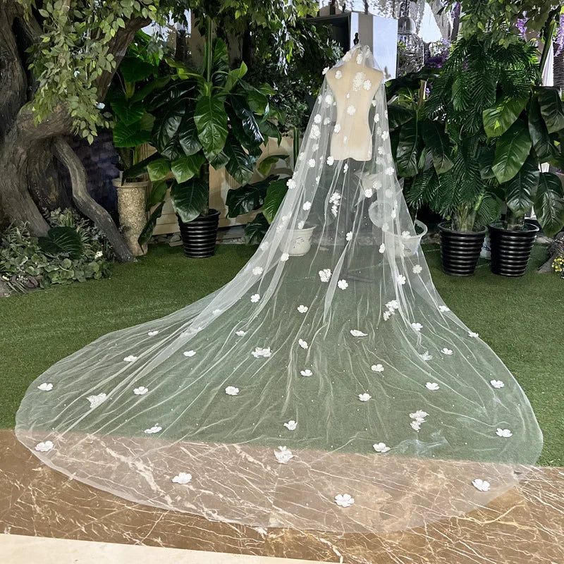 Hot Sale Luxury Bride Master Wedding Dress Cathedral Korean Style Pearl Petal Lace Tiara Chapel Wedding Veil for Brides