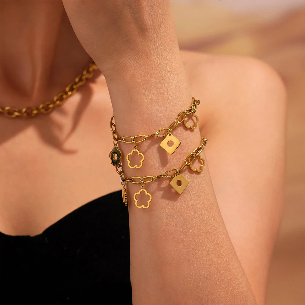 New Cute Five Petal Flower Pendant Bangle Bracelet Fashion Versatile Stainless Steel Jewelry Bracelet for Women