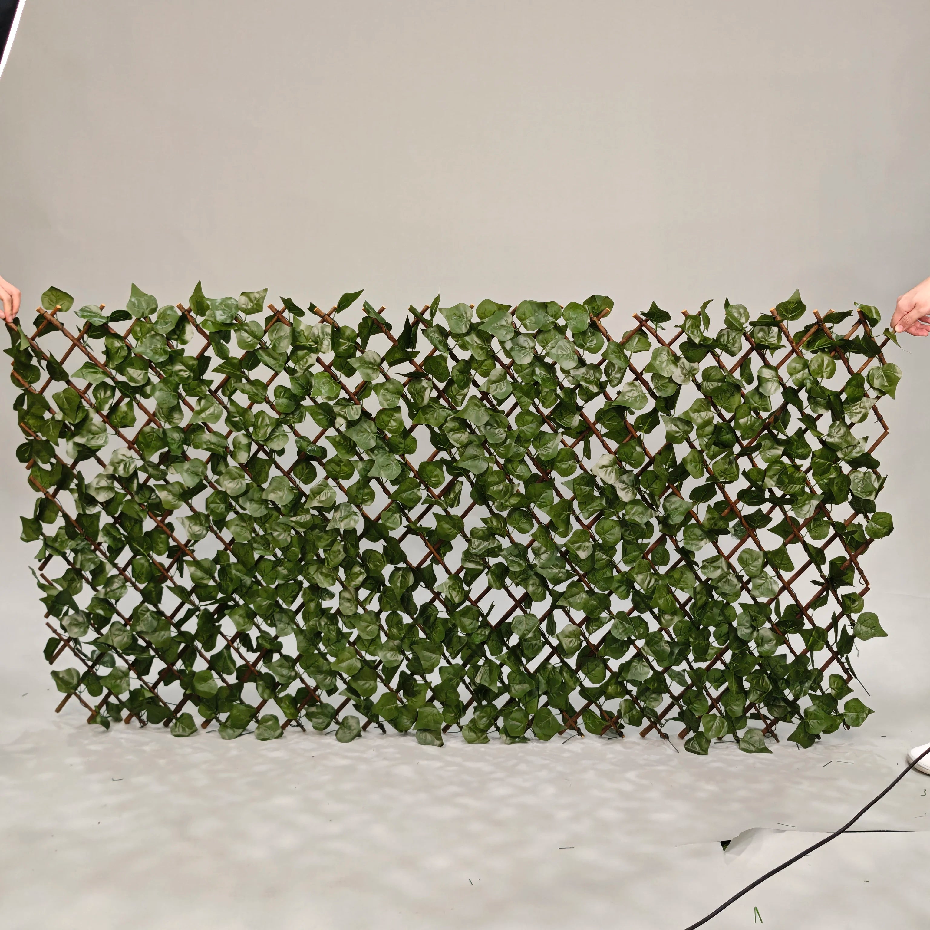 Modern Design Expandable Trellis Willow Material Artificial Leaf Fence Faux Plant Unique and Stylish Garden Decor