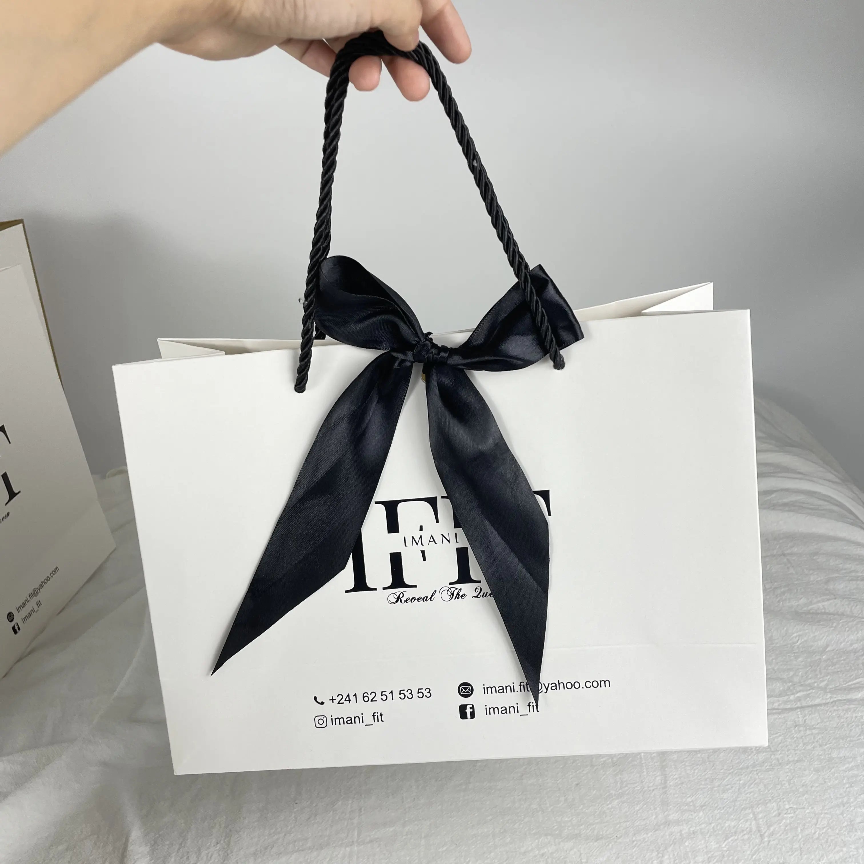 Luxury Printing Shopping Eco-friendly Hand-held Craft Paper Bag Wedding Packaging Clothes Jewelry Business Gift Bag