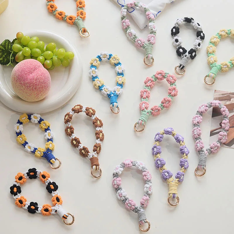 Bohemia Custom Cotton Cord Bobo Macrame Keychain Daisy Wristlet Strap Pendant Hand Woven Mobile Phone Bag Pendant Key Ring Doll
