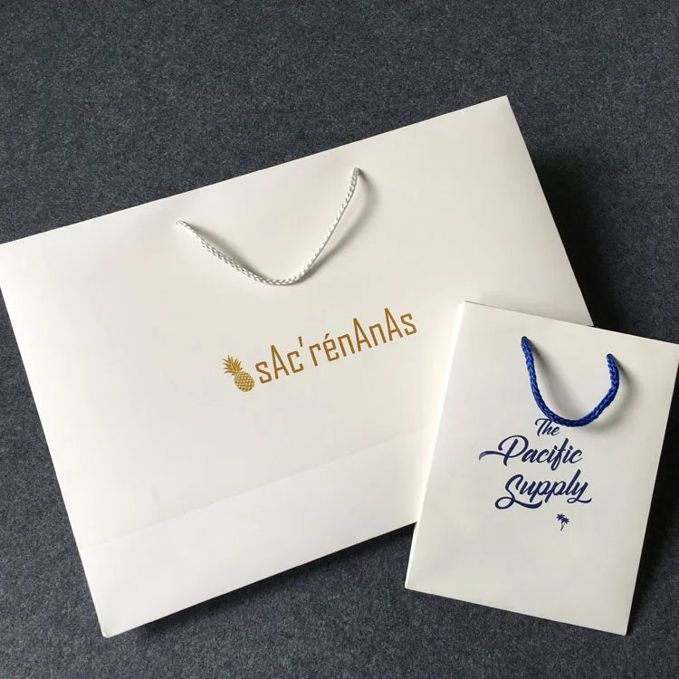 White Folding Cardboard Paper Shopping Bag Recycled Paper Handle Bag Custom logo Shopping Bag for Clothes Packing