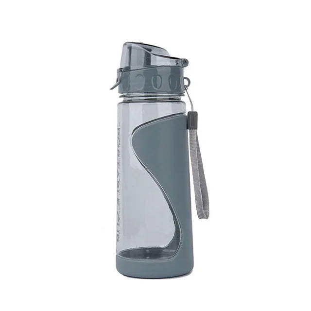 Wholesale Customized Plastic Water Bottle 501-600ML with Screw-On Cap Handgrip Dishwasher Safe TT Payment for Children Travel