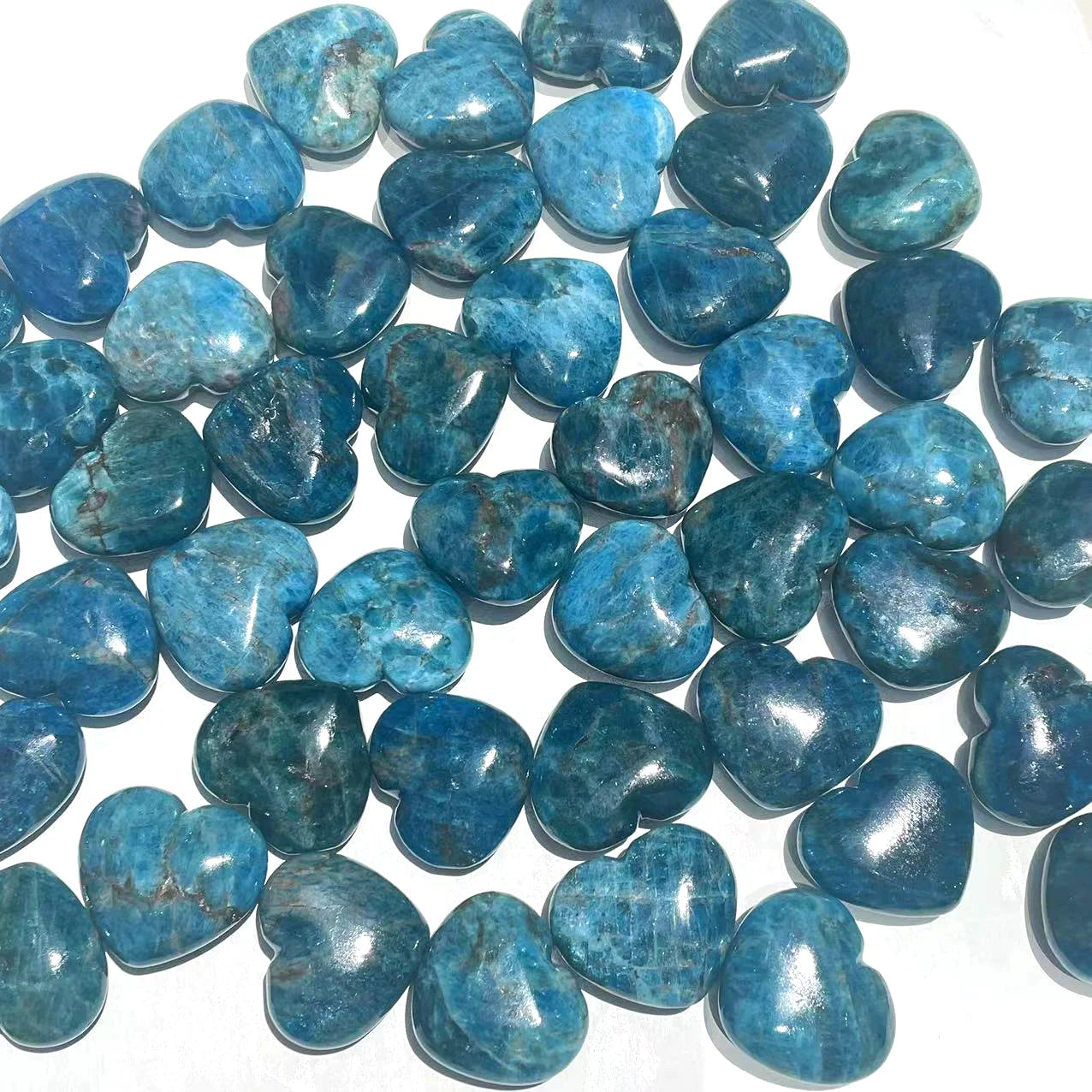 Factory Price Natural Stone Crystal Crafts Heart Shape Healing Stones 3.5cm blue apatite Crystal Heart