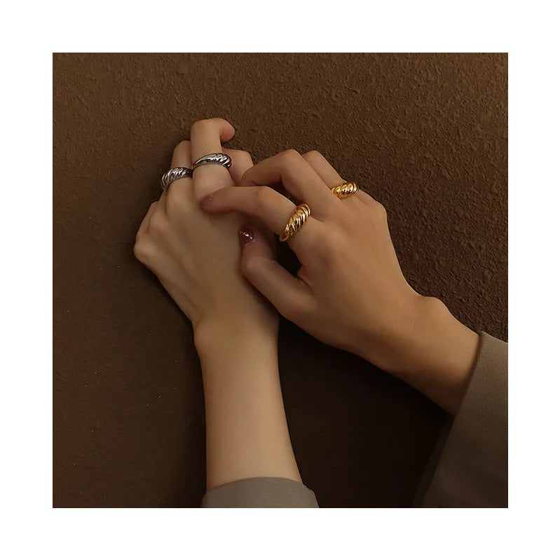 Fashionable Jewelry Stainless Steel 18K Gold Plated Ring Twisted Rope Jewelry Rings for Women