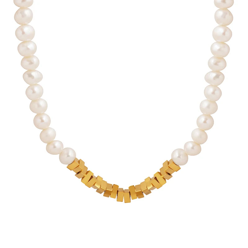 Hot Sale New Minimalist Necklace Exquisite Triangle Pendant Freshwater Pearl Necklace Jewelry for Women