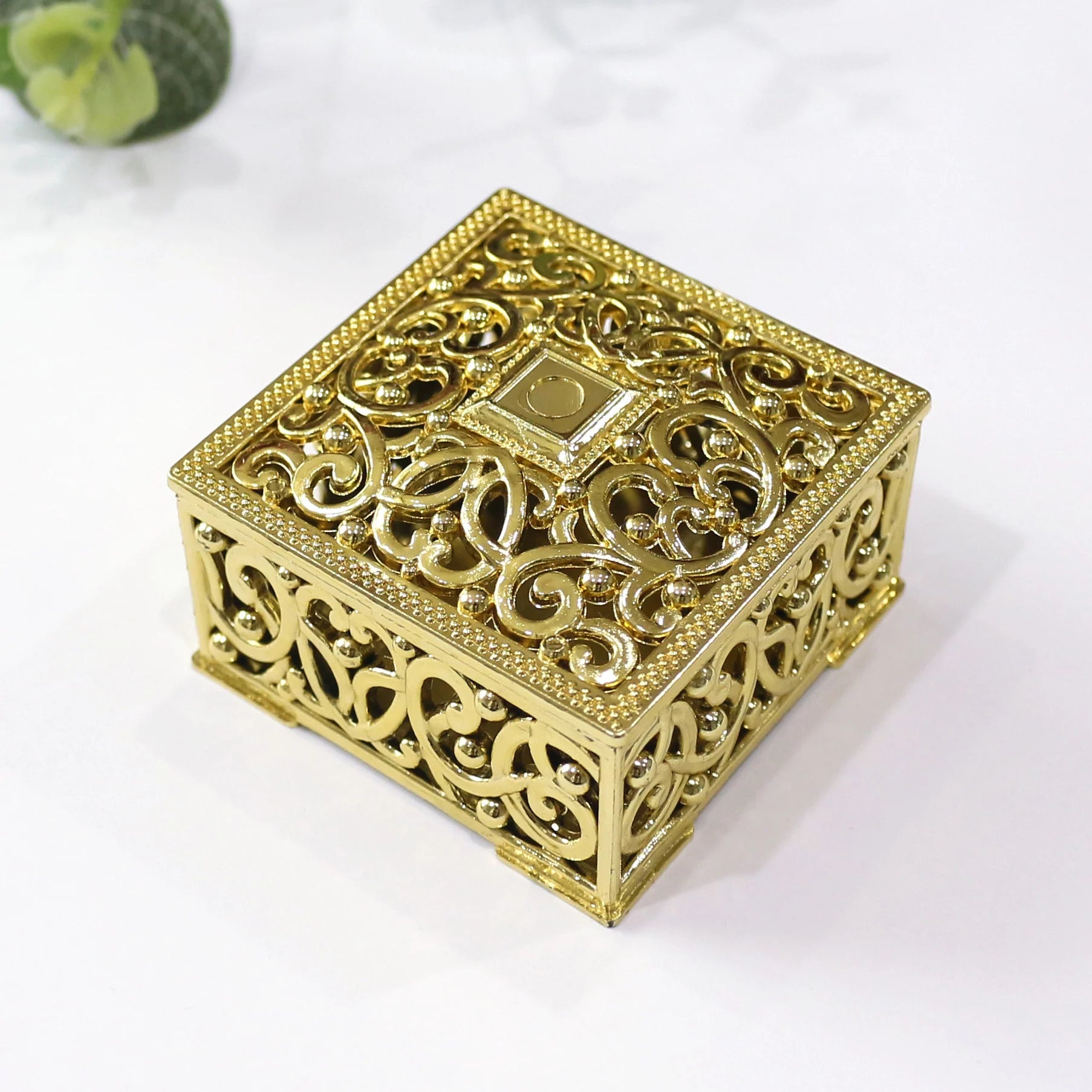 Personalized Gold Square Chocolate Box Wholesale Wedding Candy Gift Box Children's Day Plastic Candy Box