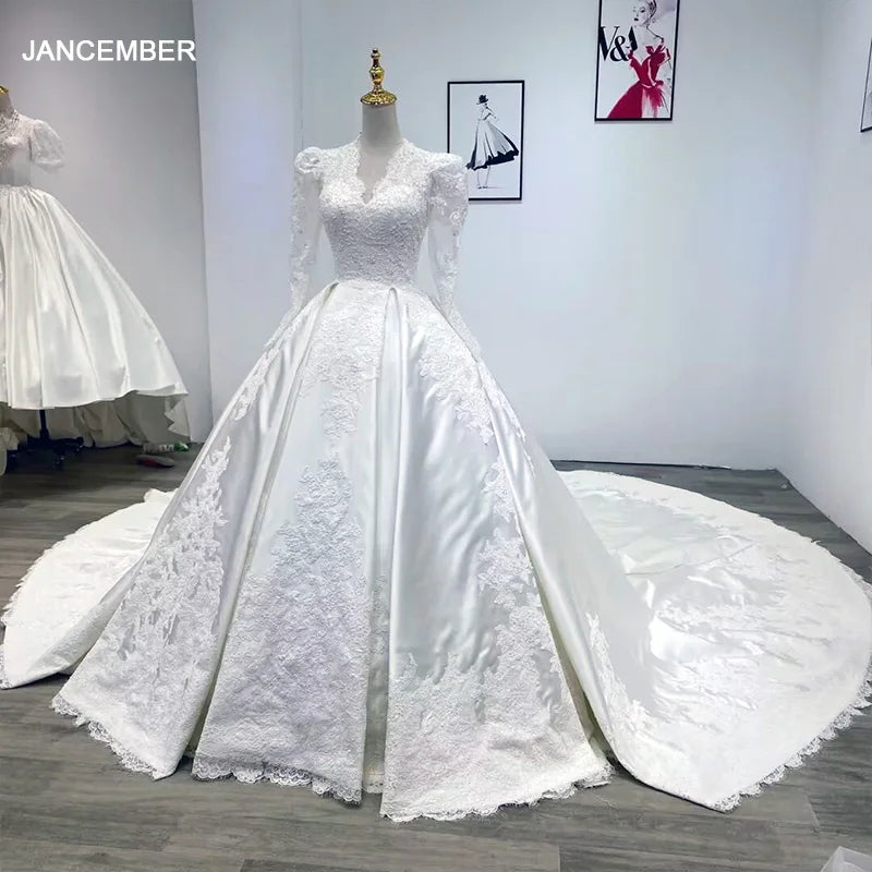 Custom-Made Luxury Lace Embroidery White Satin V-Neck Wedding Gown Long Sleeve Appliques Wedding Dress Wm41