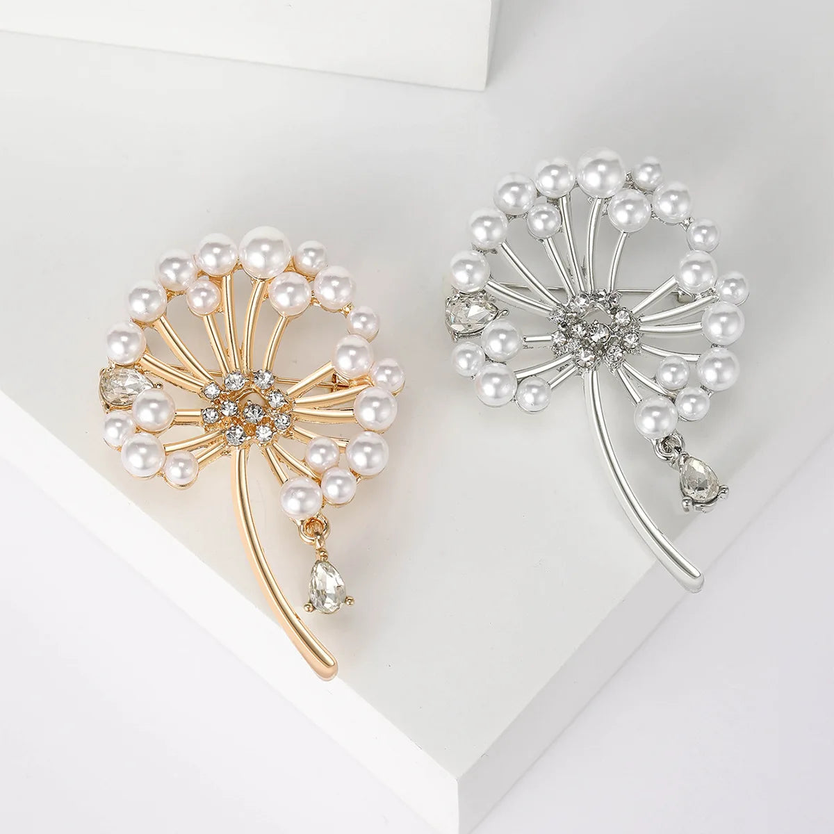 Fashionable and Personalized Dandelion Alloy Pearl Rhinestone Brooch for Women's-Gift for Party Occasions