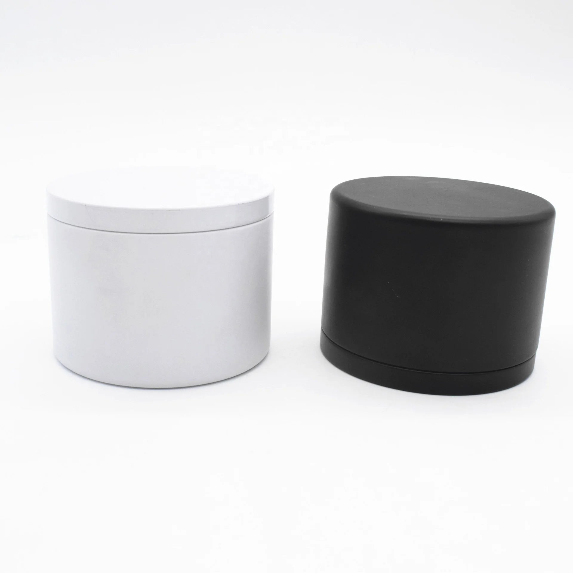 Wholesale Stocked Round Aluminum Tin 2oz Black White Metals Candles Tins Cans with Lid