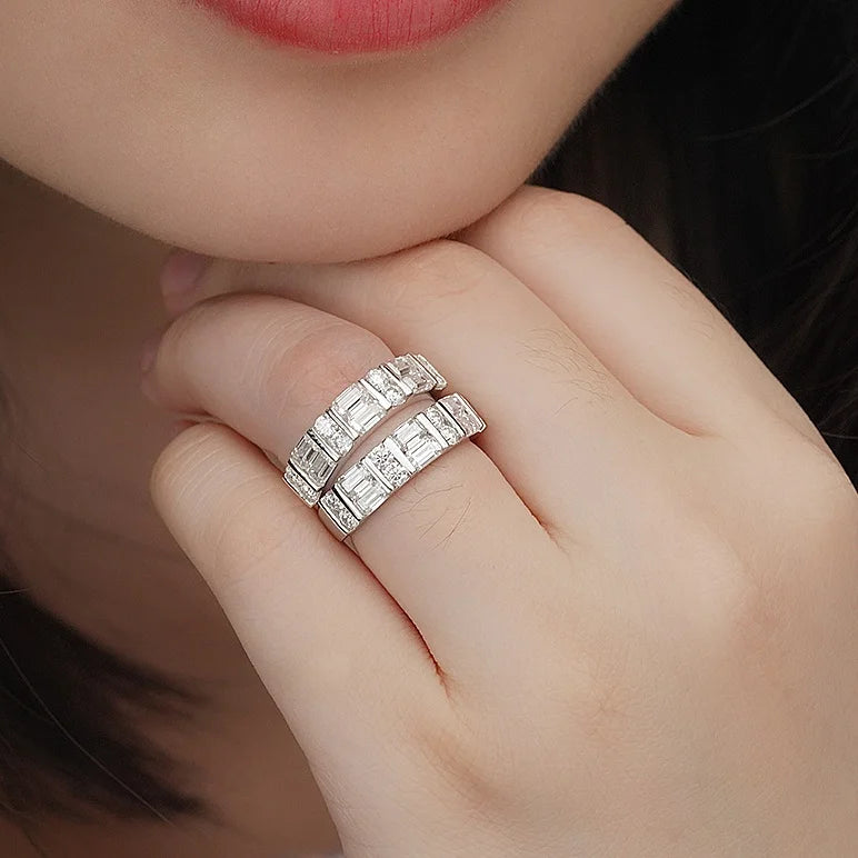 Silver Plated White Gol Half-circle of Round Brilliant Moissanite/baguette Moissanite Band Half Eternal Wedding Ring