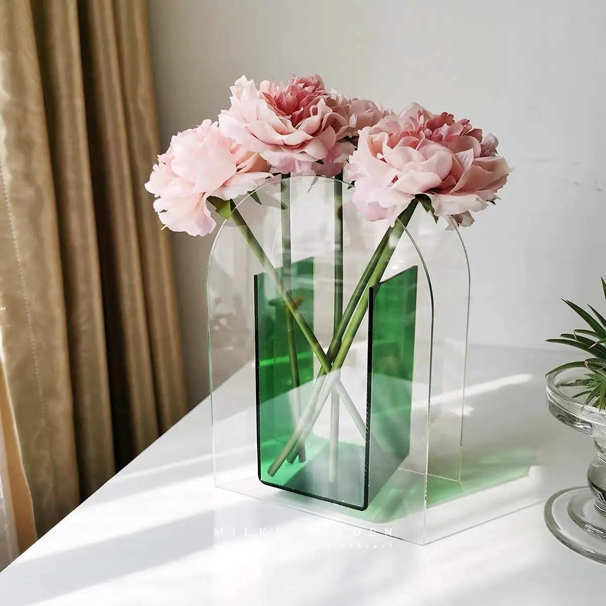 Acrylic Flower Vase Make-up Brush Pen Holder Elegant Modern Contemporary Design Vase for Home Office Wedding Decor