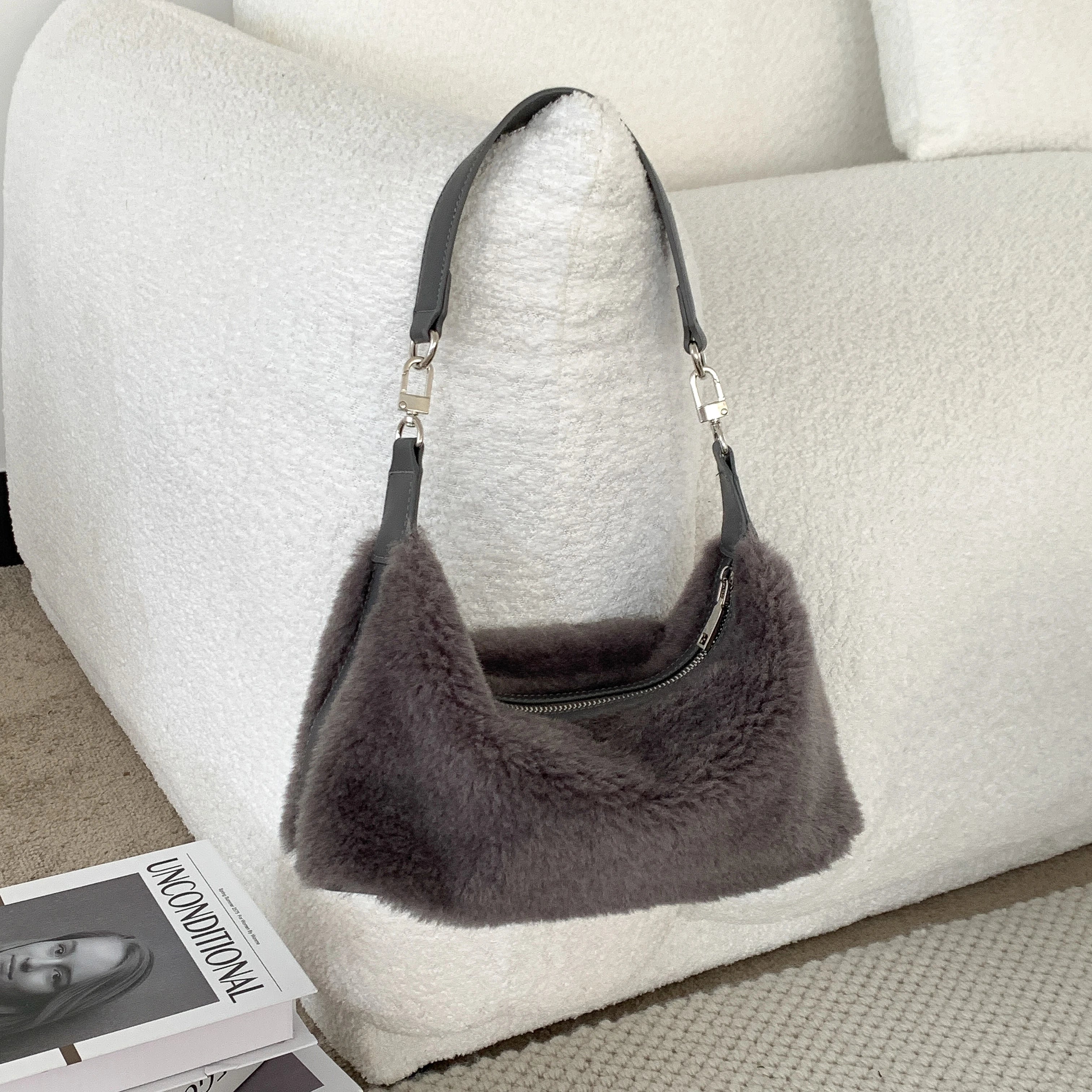 Wholesale Popular Design HandBag Fashion Plain Hand Bags Soft Plush Shoulder Bag