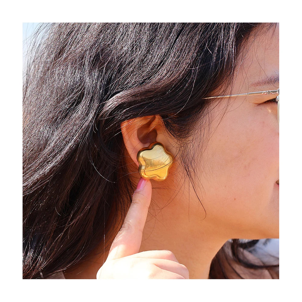 Personality  Metal Five Petals Flowers Shaped Hypoallergenic Hollow Earrings With 18K Real Gold Plating Accessories for Girls