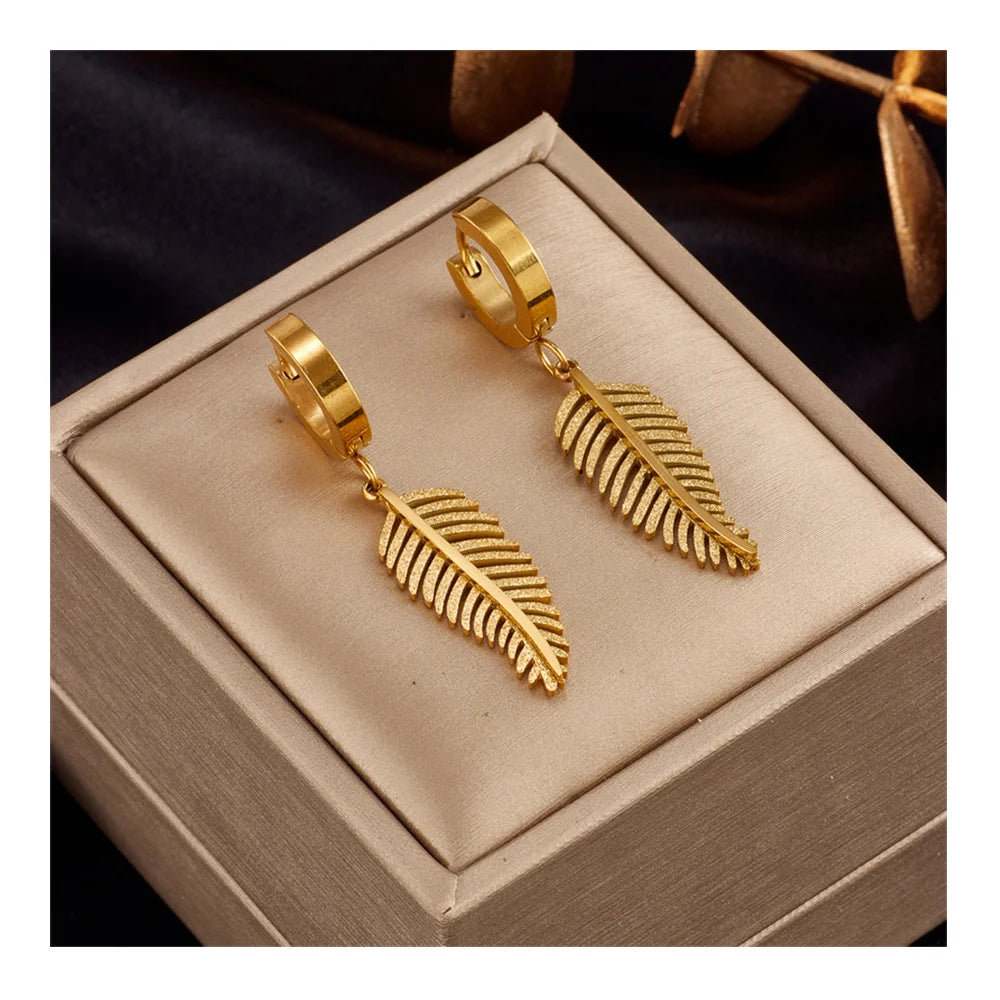 Wholesale Elegant 18K Golden Leaf Huggie Hoop Earrings 18k Pvd Gold 316L Stainless Steel Feather Hoop Drop Earrings Trendy
