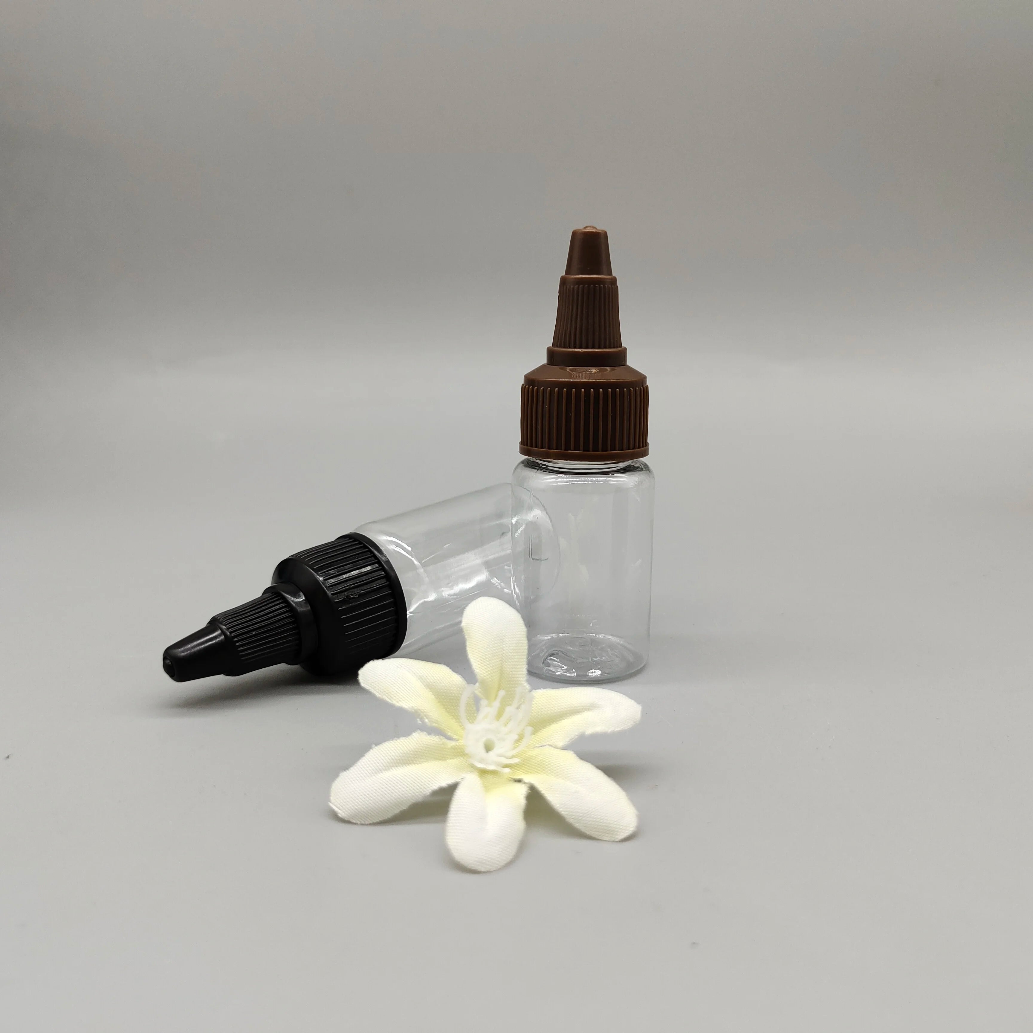 Hot Sale 0.5oz 15ml Squeezable Plastic Bottle Tattoo Glue Hair Care Black Twist Cap 20mm Neck Size Screen Printed ISO9001 CE