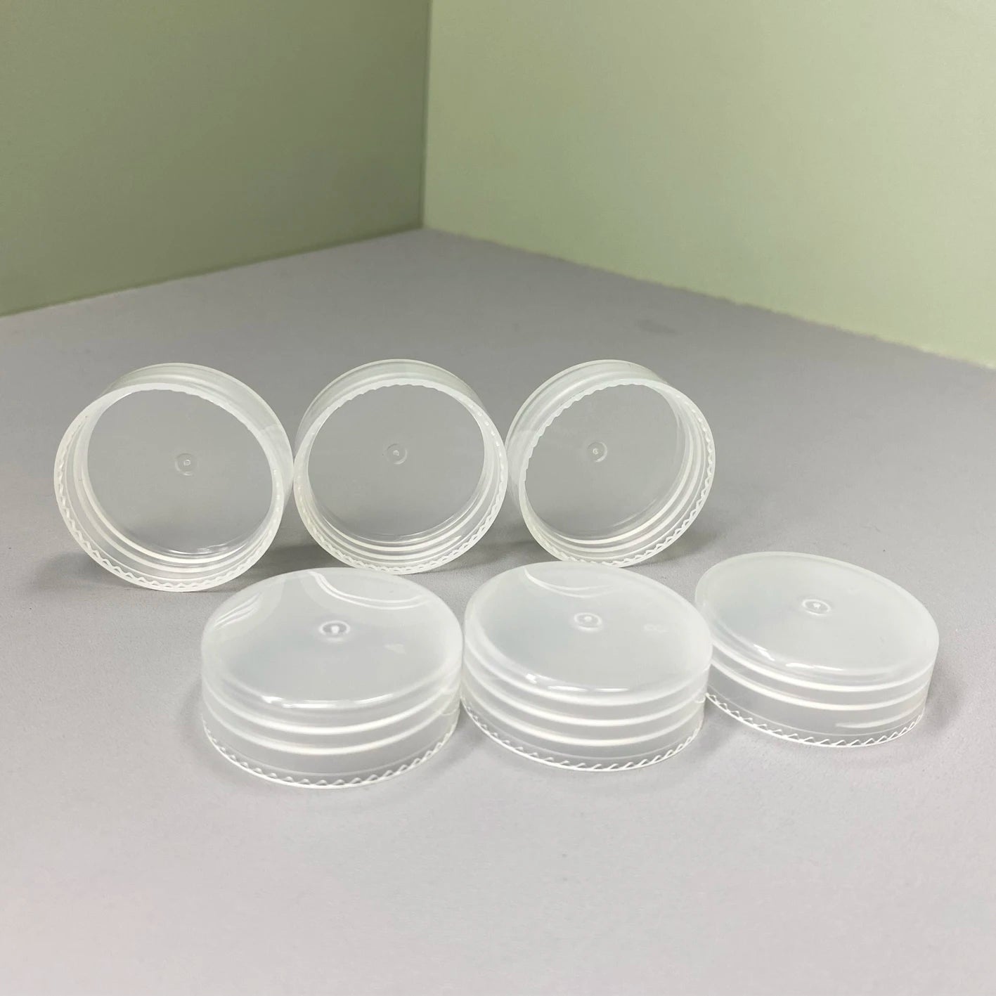 High Quality 32mm Pp Transparent Glossy Lid 32/400 Plastic Screw Cap With Liner for Bottle Packaging