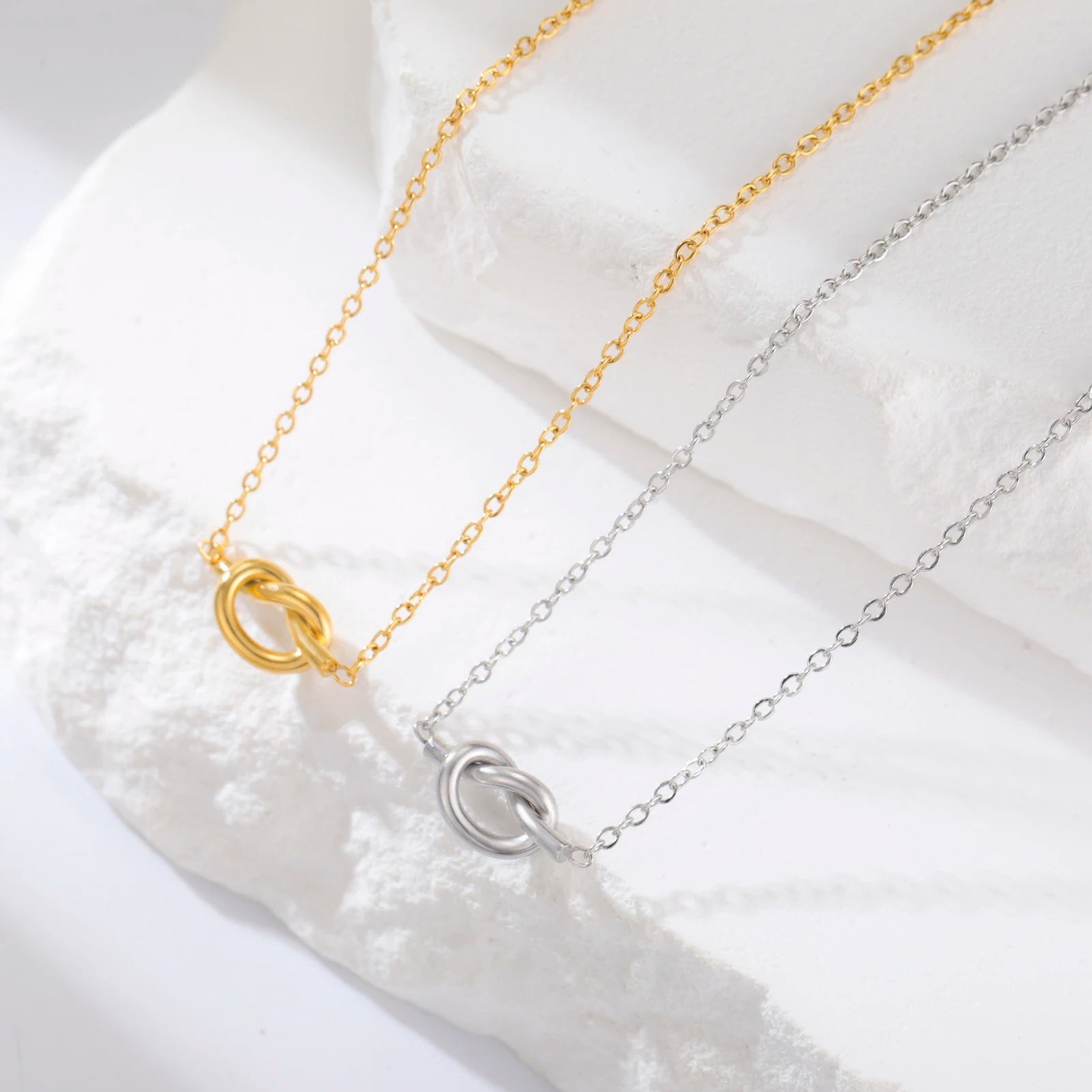 Stainless Steel Luxury Women Necklace Jewelry Gold Plated Simple Necklace Cross Chain Gifts for Women Girls