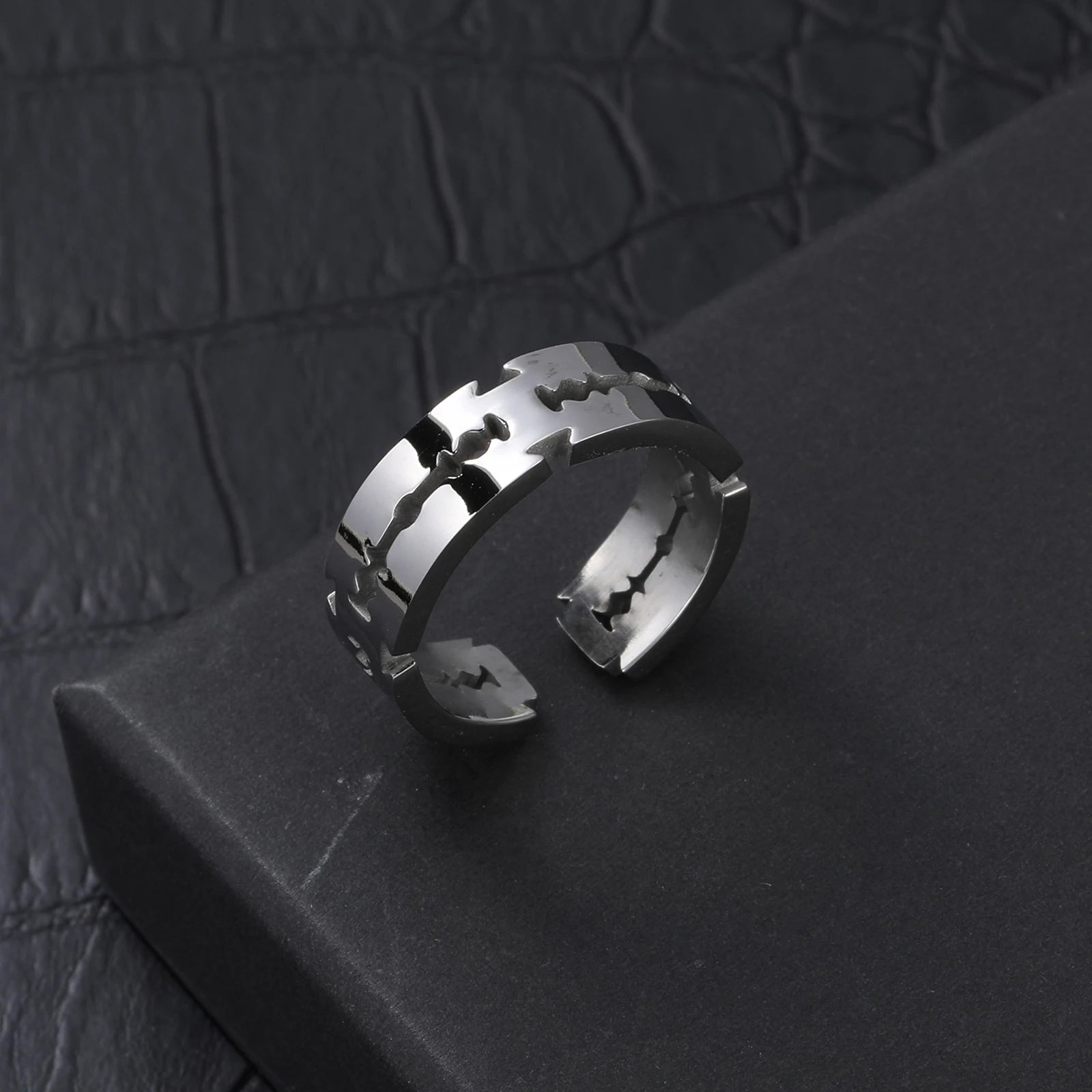Personalized Men Ring Jewelry Stainless Steel Razor Shape Jewelry Wholesale Men's Stainless Steel Ring
