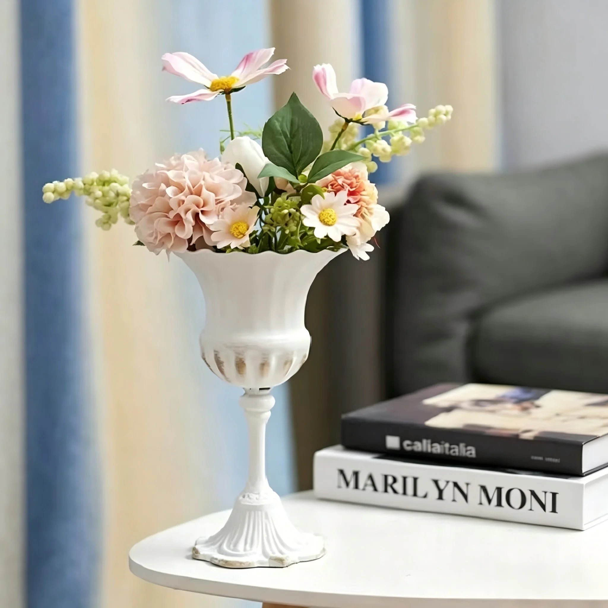 High-end Luxury Niche Ins Style High Foot Iron Vase Carving Simple Art Design Flower Pot Hotel Restaurant Home Decor Ornaments