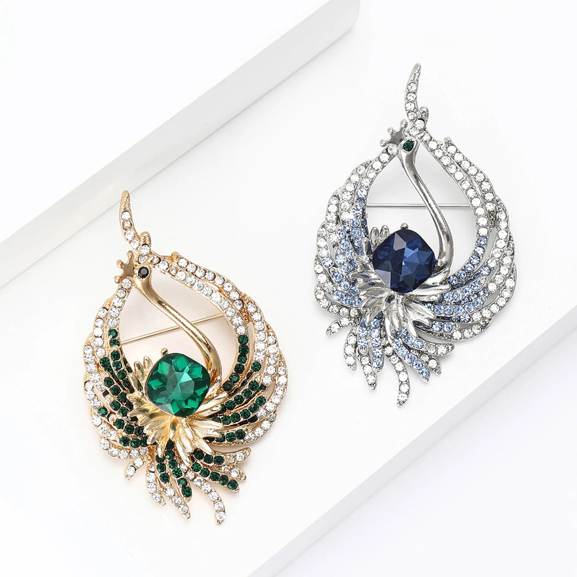Elegant Jewelry Animal Lapel Pins Rhinestone Crystal Peacock Brooch Pin Crystal Brooches for Women's Shirt Decoration