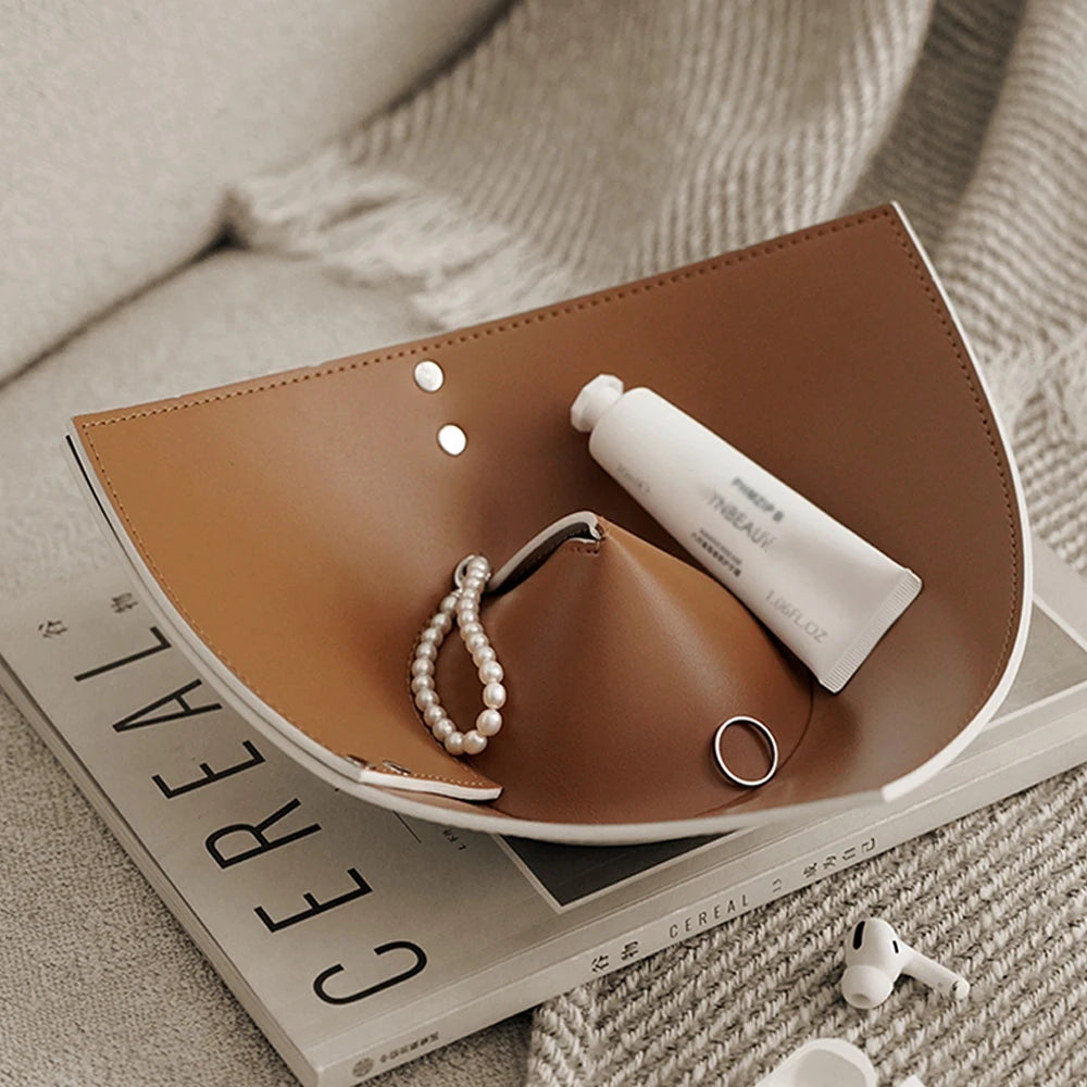Leather Jewelry Watch Chocolate Dry Fruit Tray Luxury Bathroom Serving Tray Eco-friendly Waterproof Modern Luxury Decorative